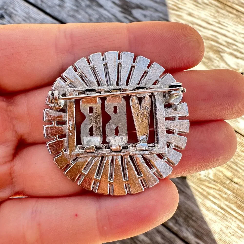 VBB Jewelry  Silver Tone Brooch Circle Disk Vintage Jewelry Pin minimalist Moder